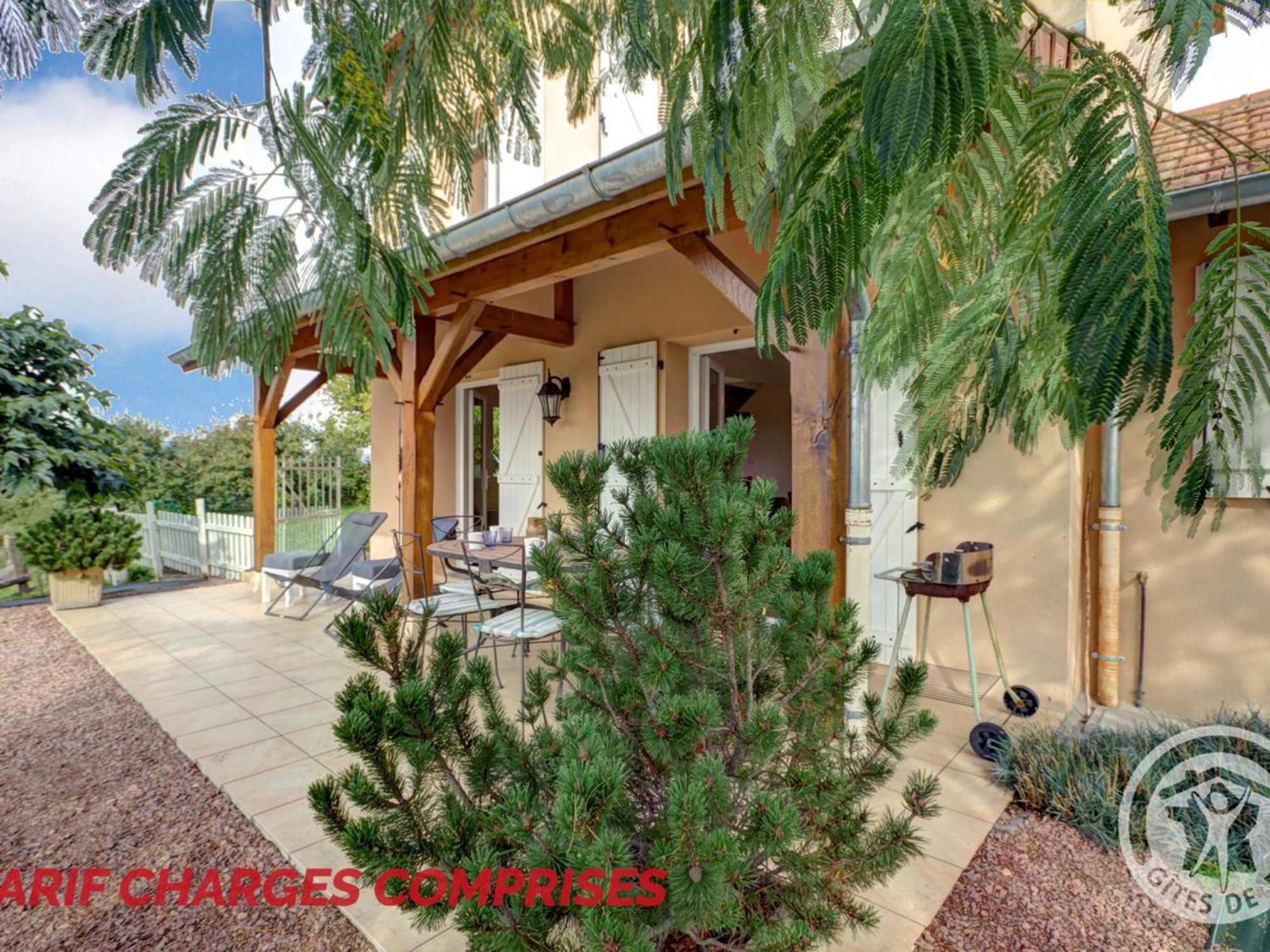 Gite Cosy Avec Poele, Terrasse Et Jardin Prive A Saint-Forgeux-Lespinasse - Fr-1-496-37 Exterior photo